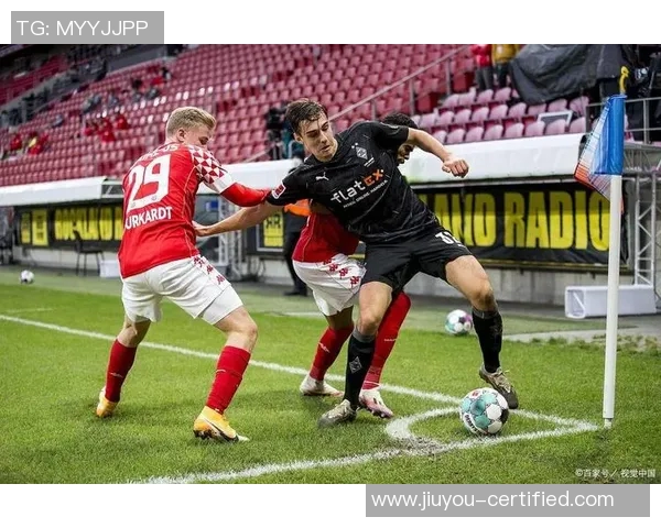 拜仁狂胜热刺四球大捷争议判罚引发全场热议