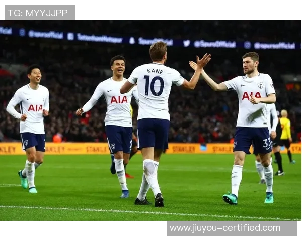 国王杯精彩对决热刺平尤文图斯逆转瞬间引发全场沸腾 国王杯精彩对决热刺平尤文图斯逆转瞬间引发全场沸腾