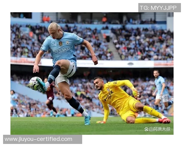 友谊赛精彩回顾巴黎圣日耳曼与曼城1比1战平乌龙球引发全场热议