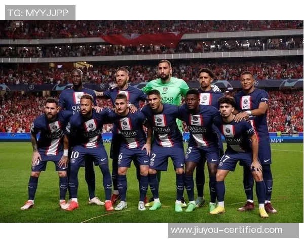 巴黎圣日耳曼大胜切尔西帽子戏法引发全场狂欢精彩回顾与分析 巴黎圣日耳曼大胜切尔西帽子戏法引发全场狂欢精彩回顾与分析