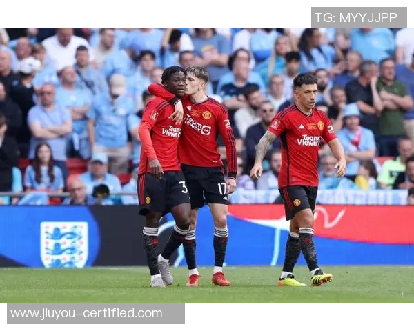 足总杯曼联大胜本菲卡红牌事件引发全场热议与数据分析 足总杯曼联大胜本菲卡红牌事件引发全场热议与数据分析