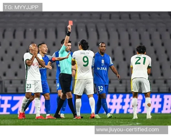 中超激战AC米兰凭帽子戏法小胜尤文图斯争议判罚引发热议 中超激战AC米兰凭帽子戏法小胜尤文图斯争议判罚引发热议