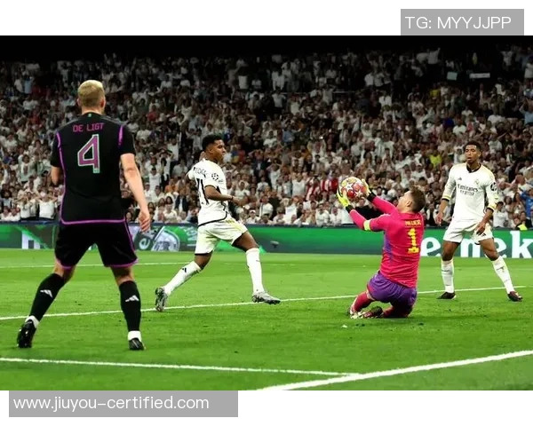 德甲惊喜战报皇马逆转里昂引发全场狂欢时刻 德甲惊喜战报皇马逆转里昂引发全场狂欢时刻