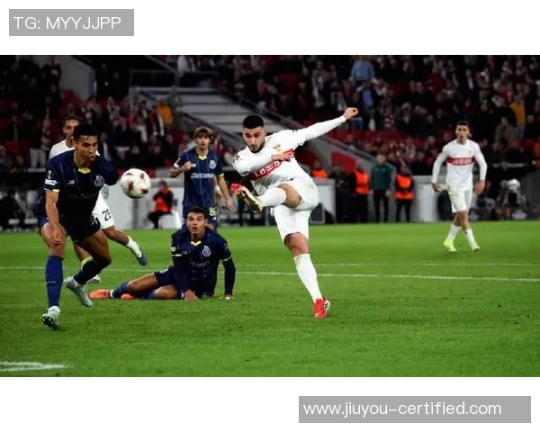 德甲激战波尔图大胜尤文图斯神奇扑救引发全场狂欢与转会传闻